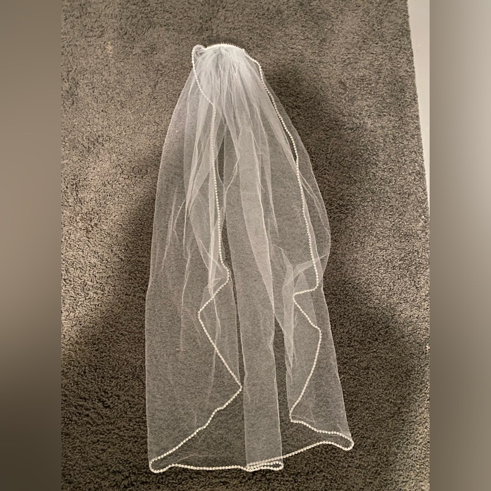 Elegant White Bridal Veil